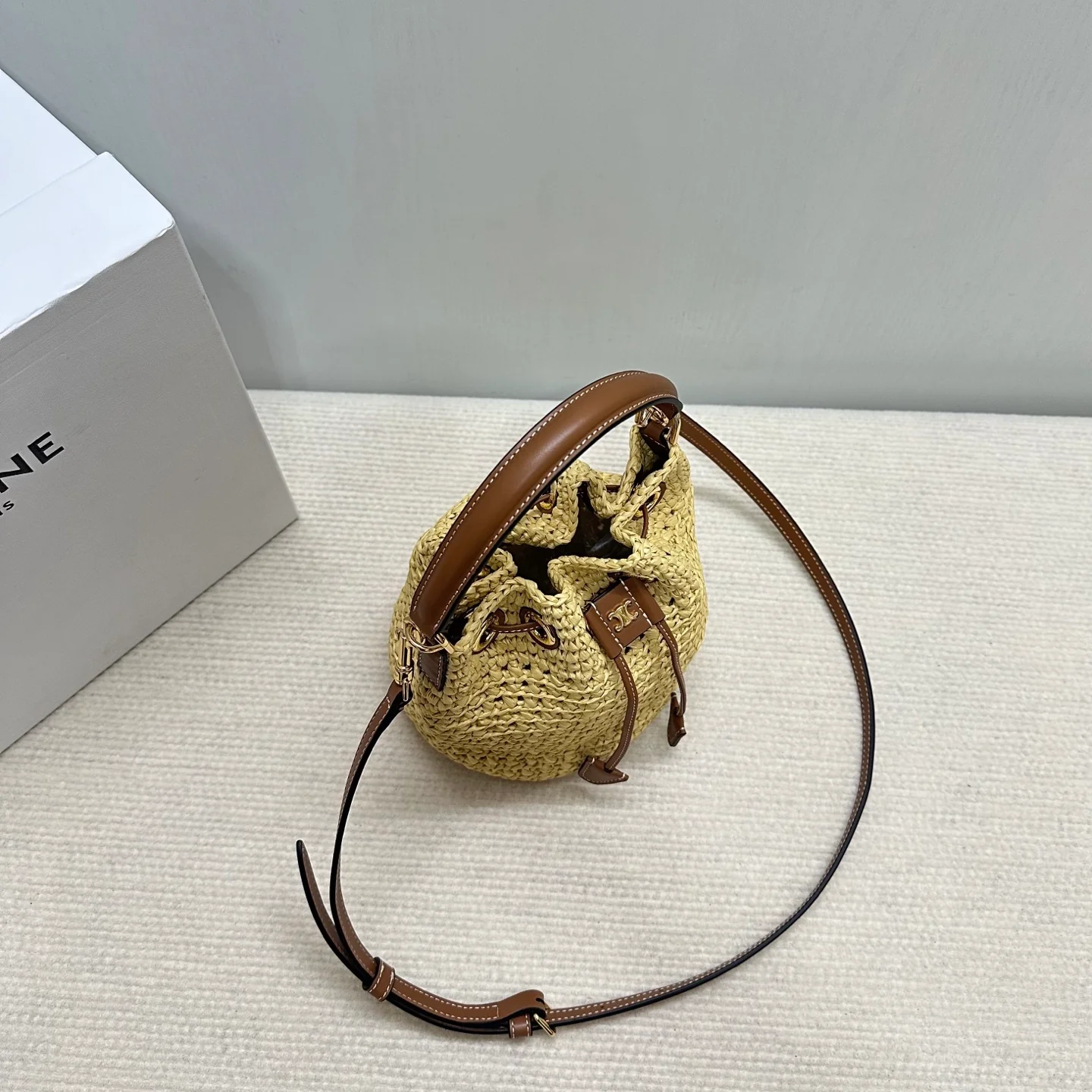 Плетеная сумка-ведро Celine-teen-clara