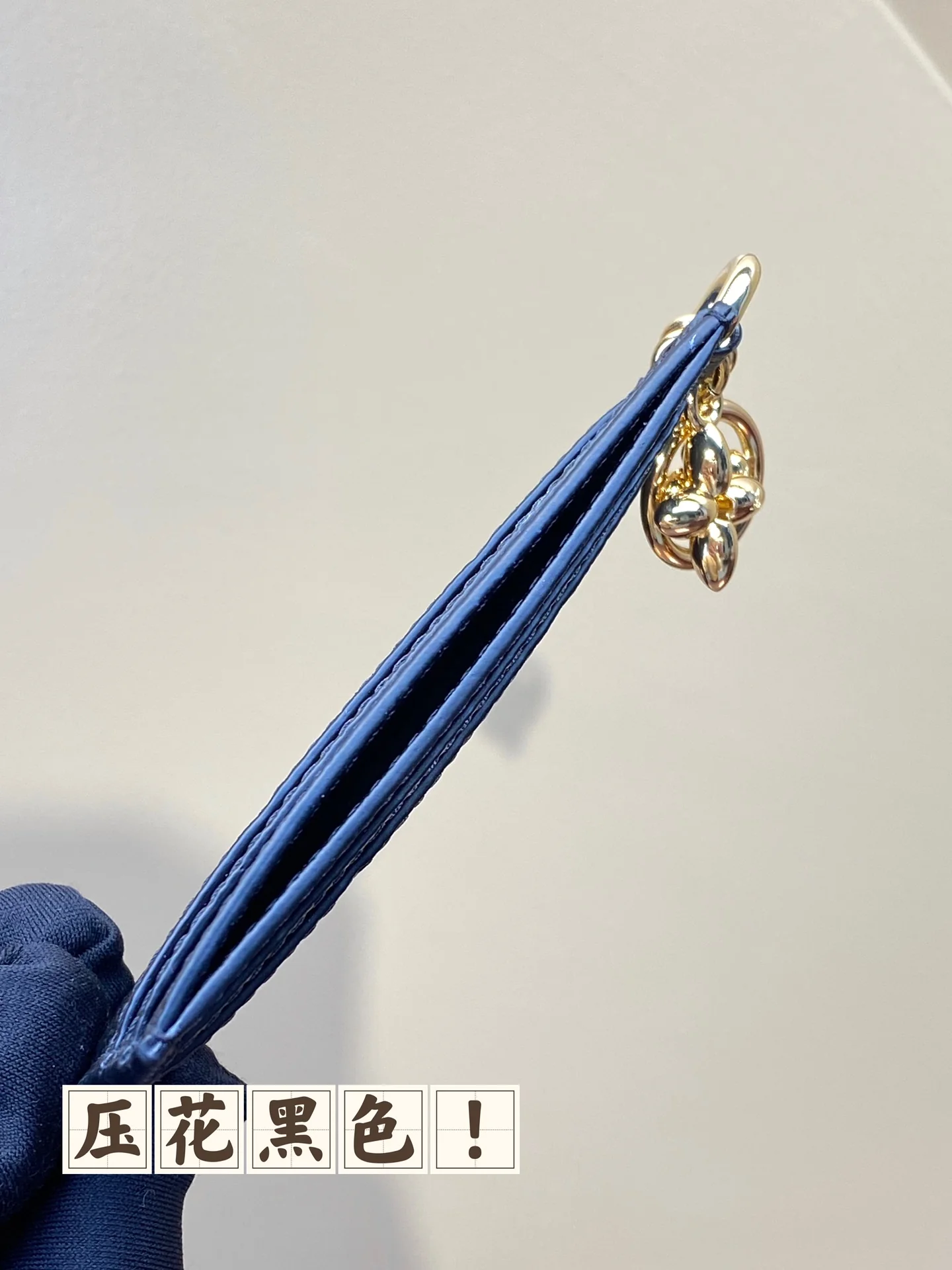 LV-m82132-Карманный держатель для карт/зажим для денег-Черный с тиснением