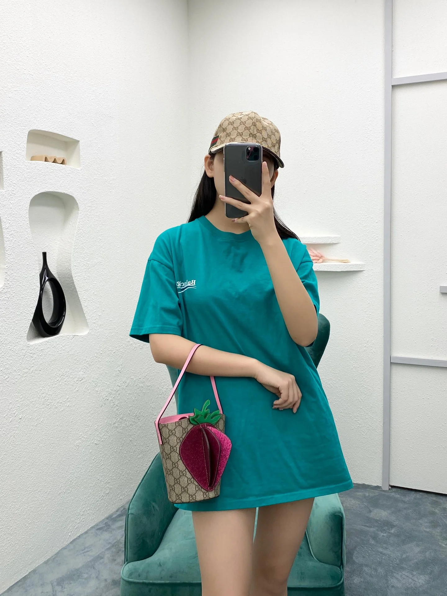 Gucci-夏季草莓水桶包