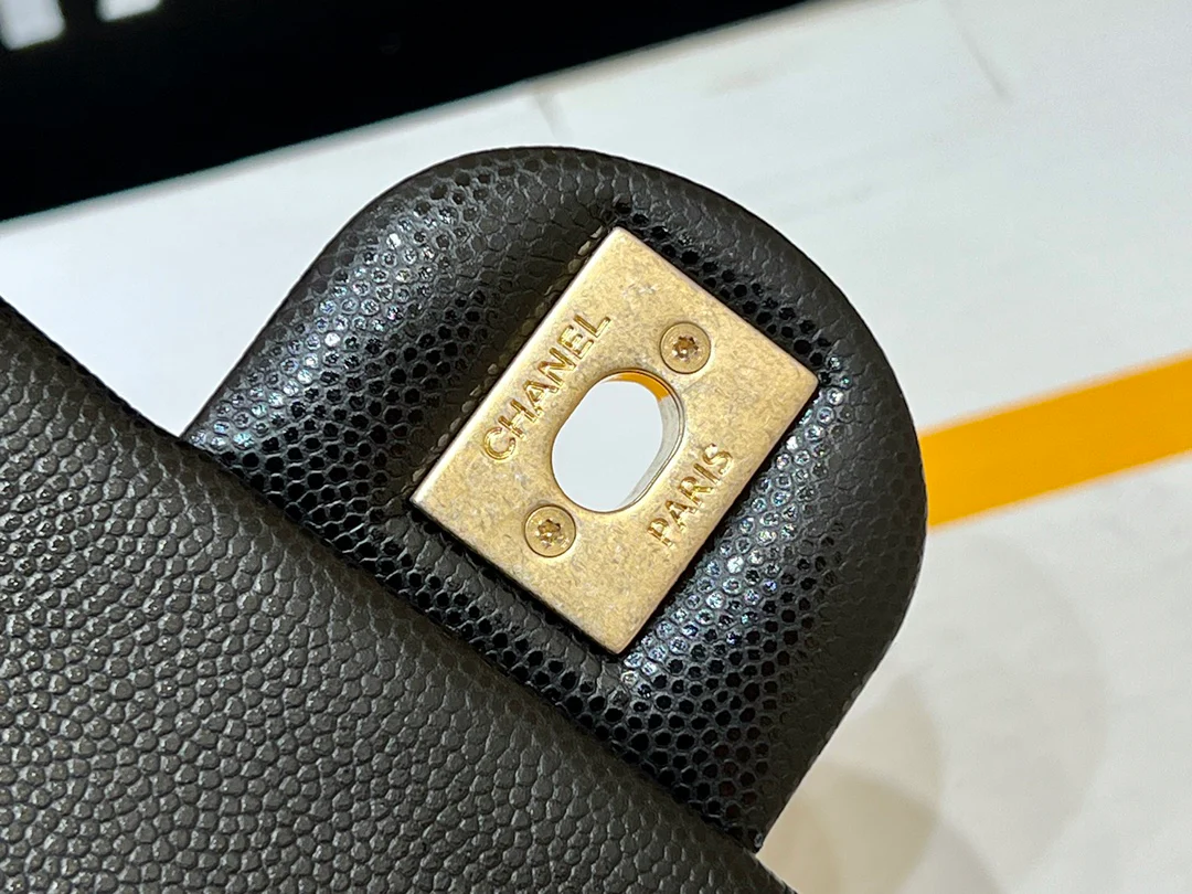 Сумка Chanel CF с цепочкой и монетками — зернистая телячья кожа — маленькая — черная