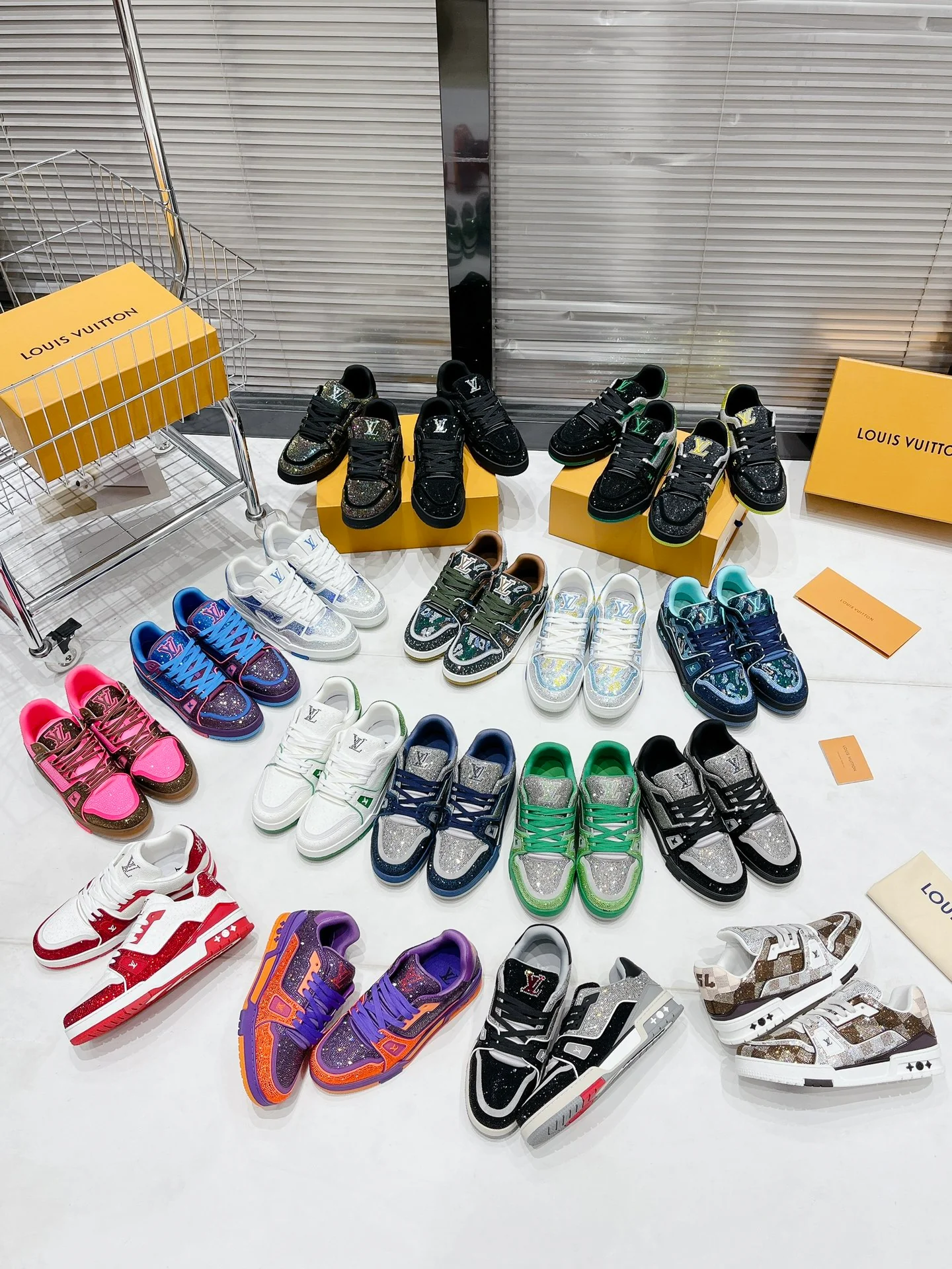 Кроссовки LV Trainer - обувь для скейтбординга - унисекс - изображение из коллекции