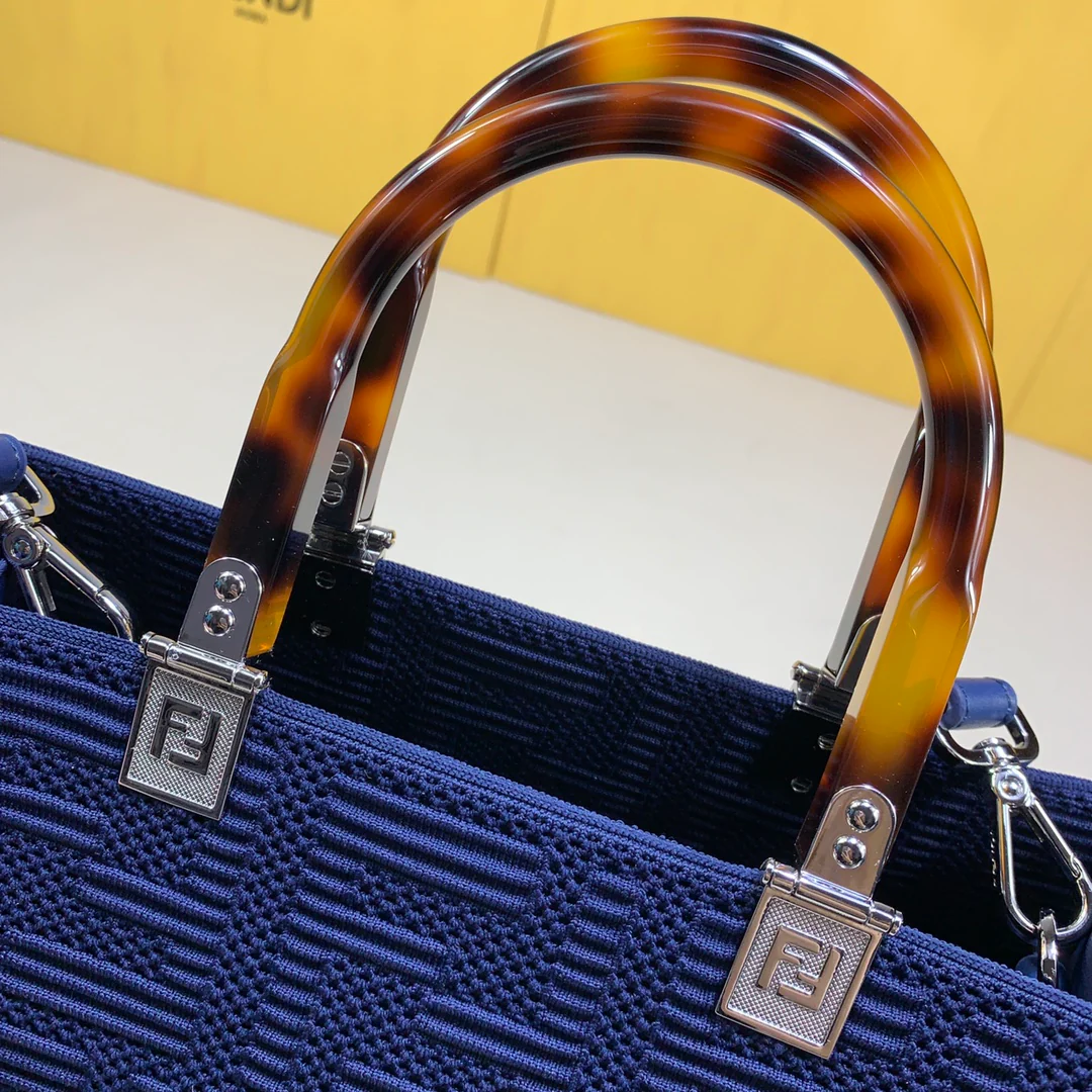 Сумка-тоут Fendi Sunshine Medium Blue из сетчатой ??ткани