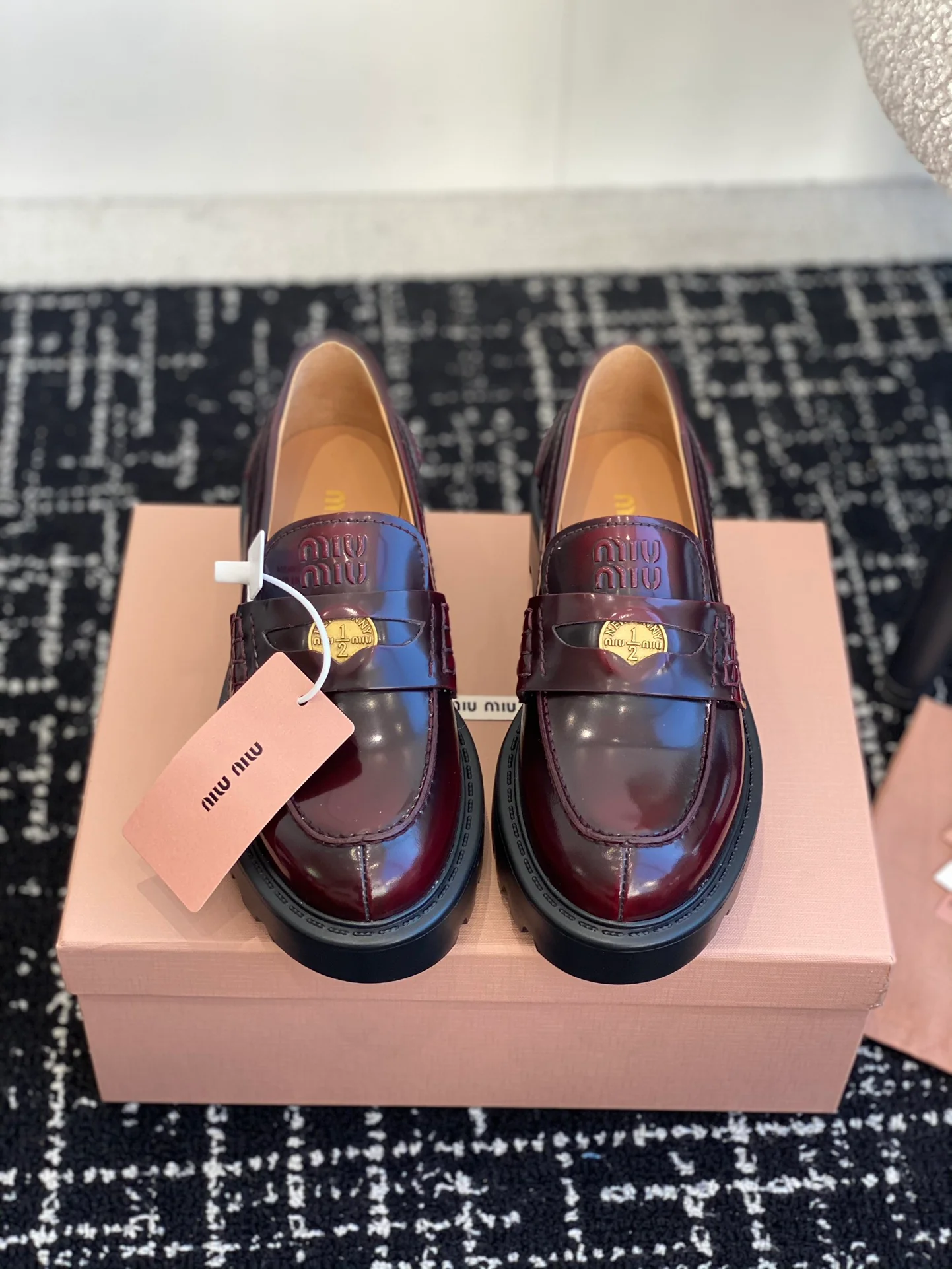 Лоферы Miu Miu 2024 - бордовые