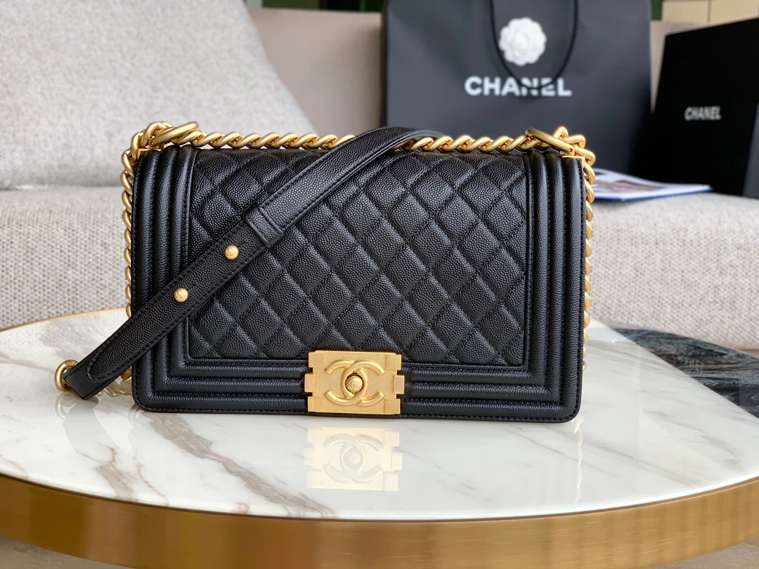 Chanel-boy-25cm-9
