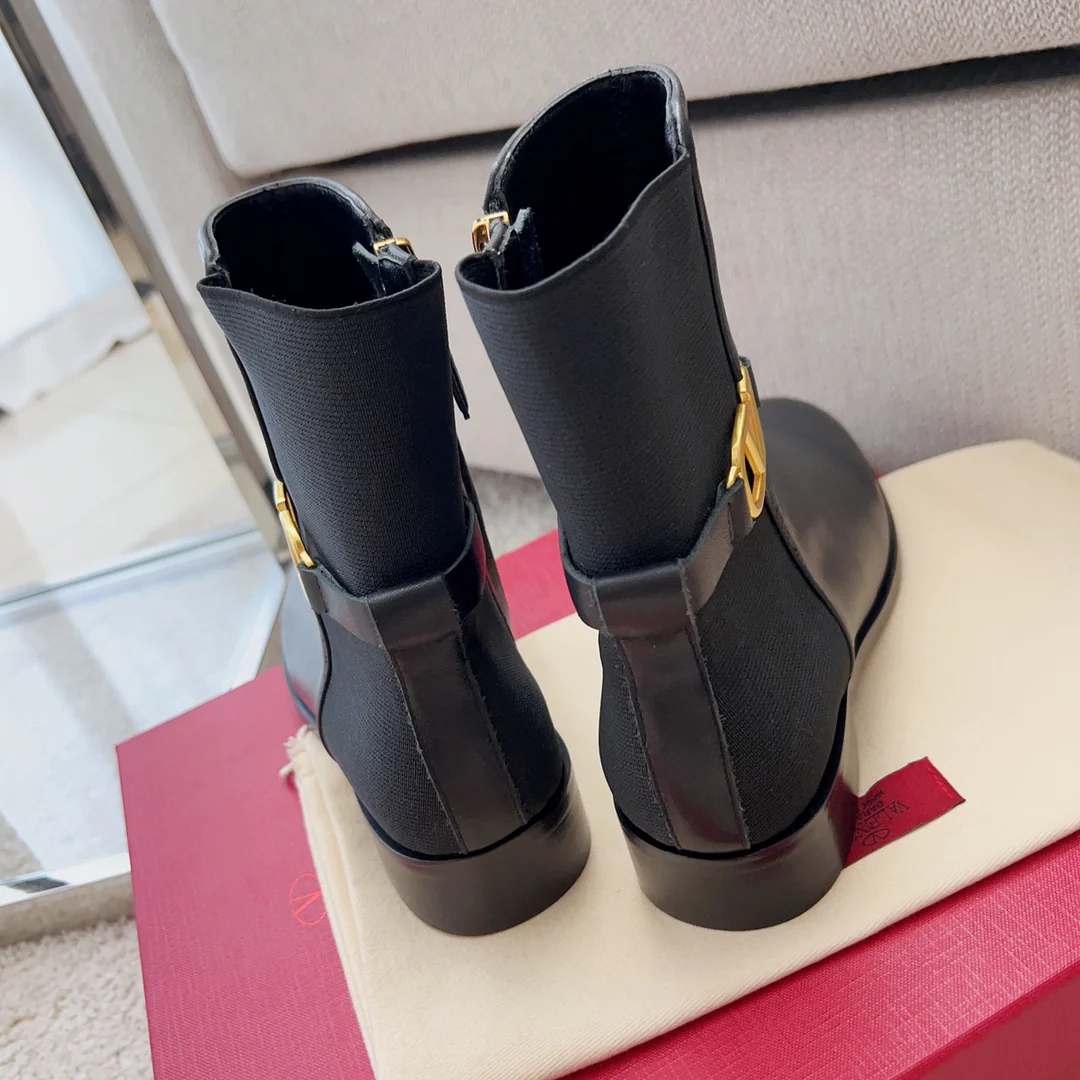 Valentino - Короткие кожаные и эластичные ботинки в стиле пэчворк