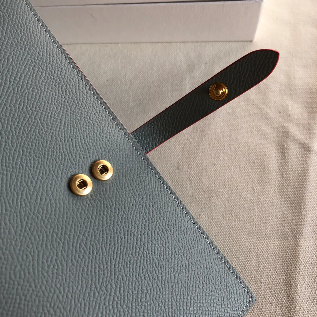 Длинный кошелек Celine - пыльно-голубой и фуксия - с принтом пальм.