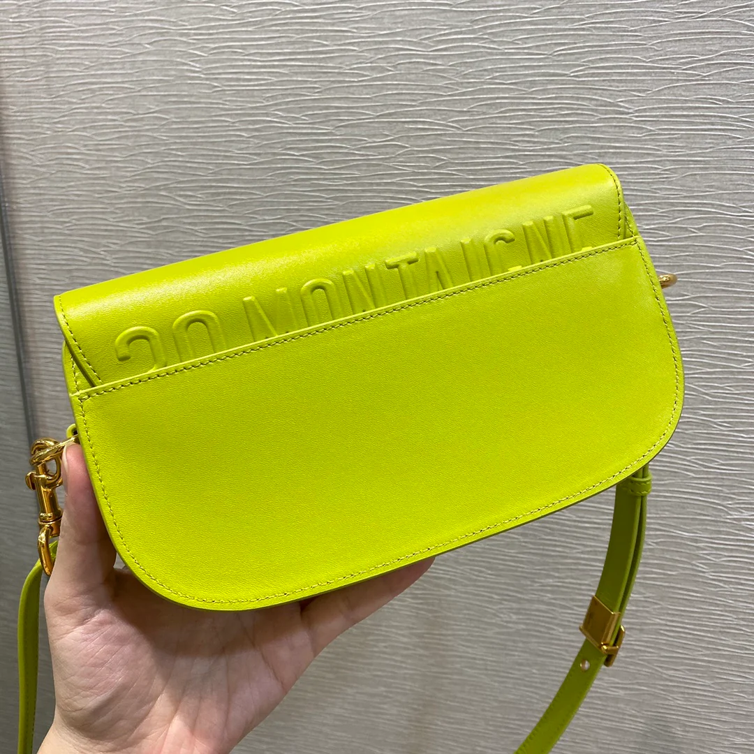 Сумка-подмышка Dior Bobby серии East-West - зелено-желтая.