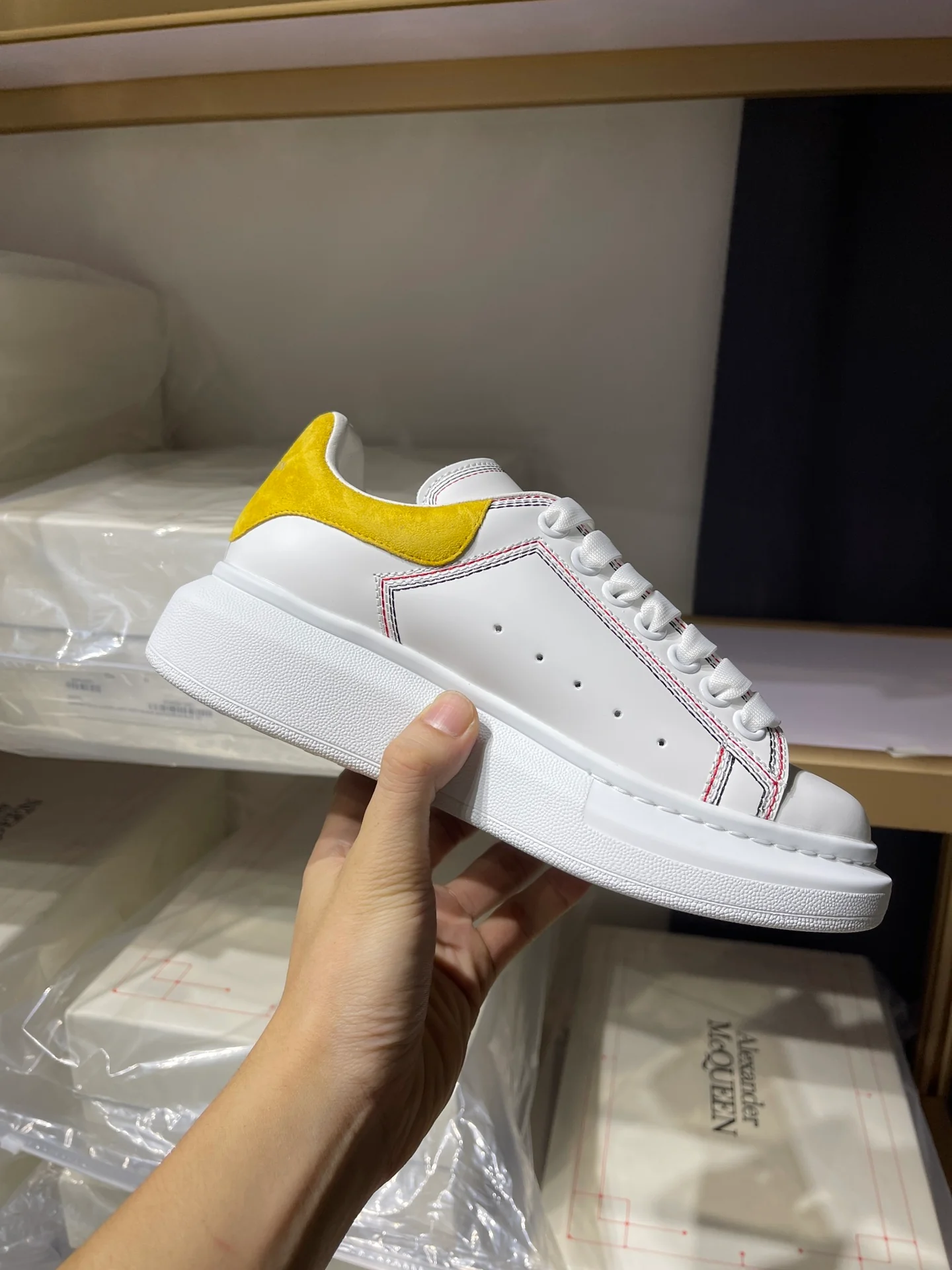 Классические белые кроссовки McQueen - унисекс - Yellow Tail - Премиум-издание