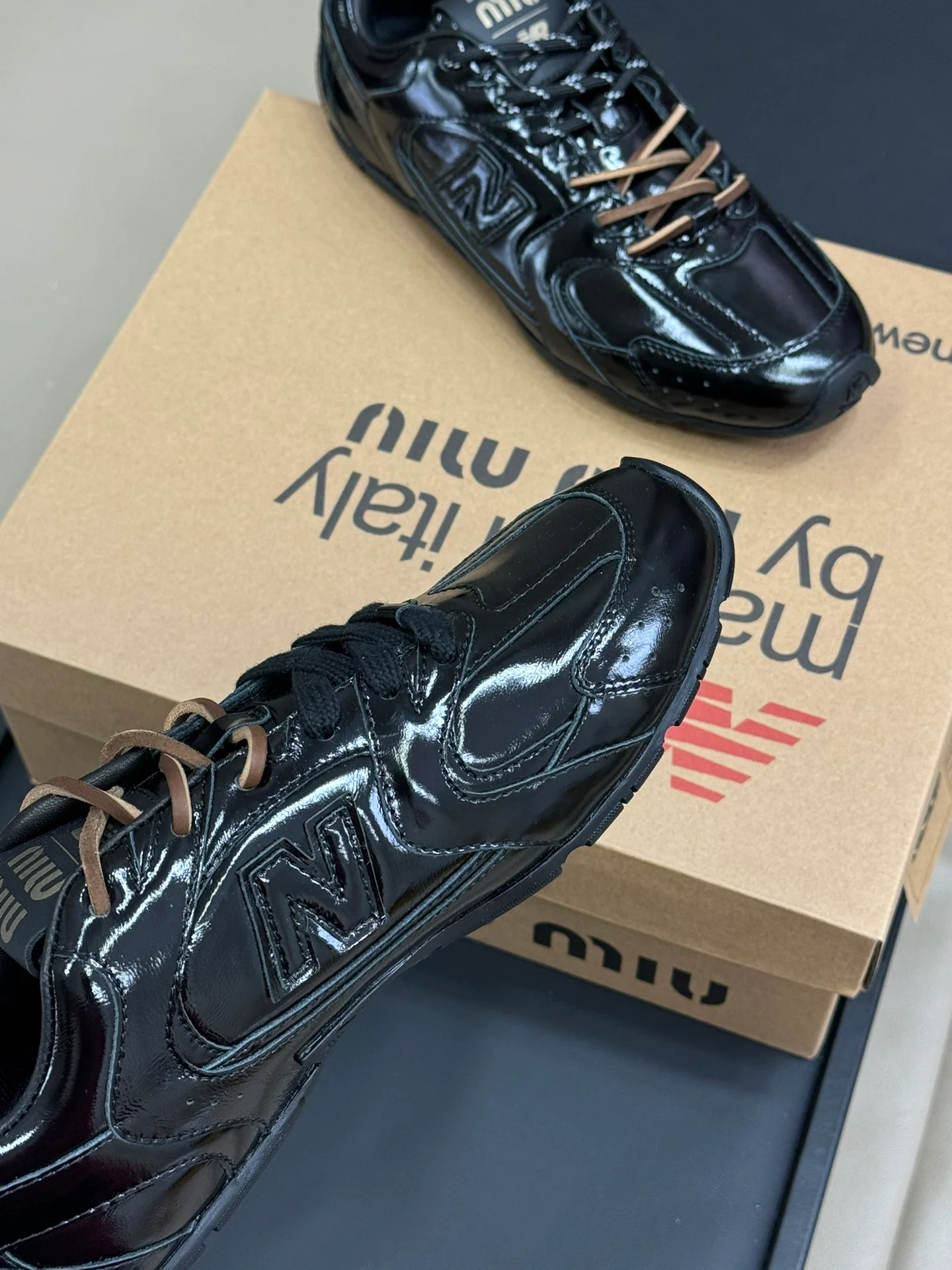 Miu Miu - Маленькие кожаные туфельки 2024 года - Лакированные черные