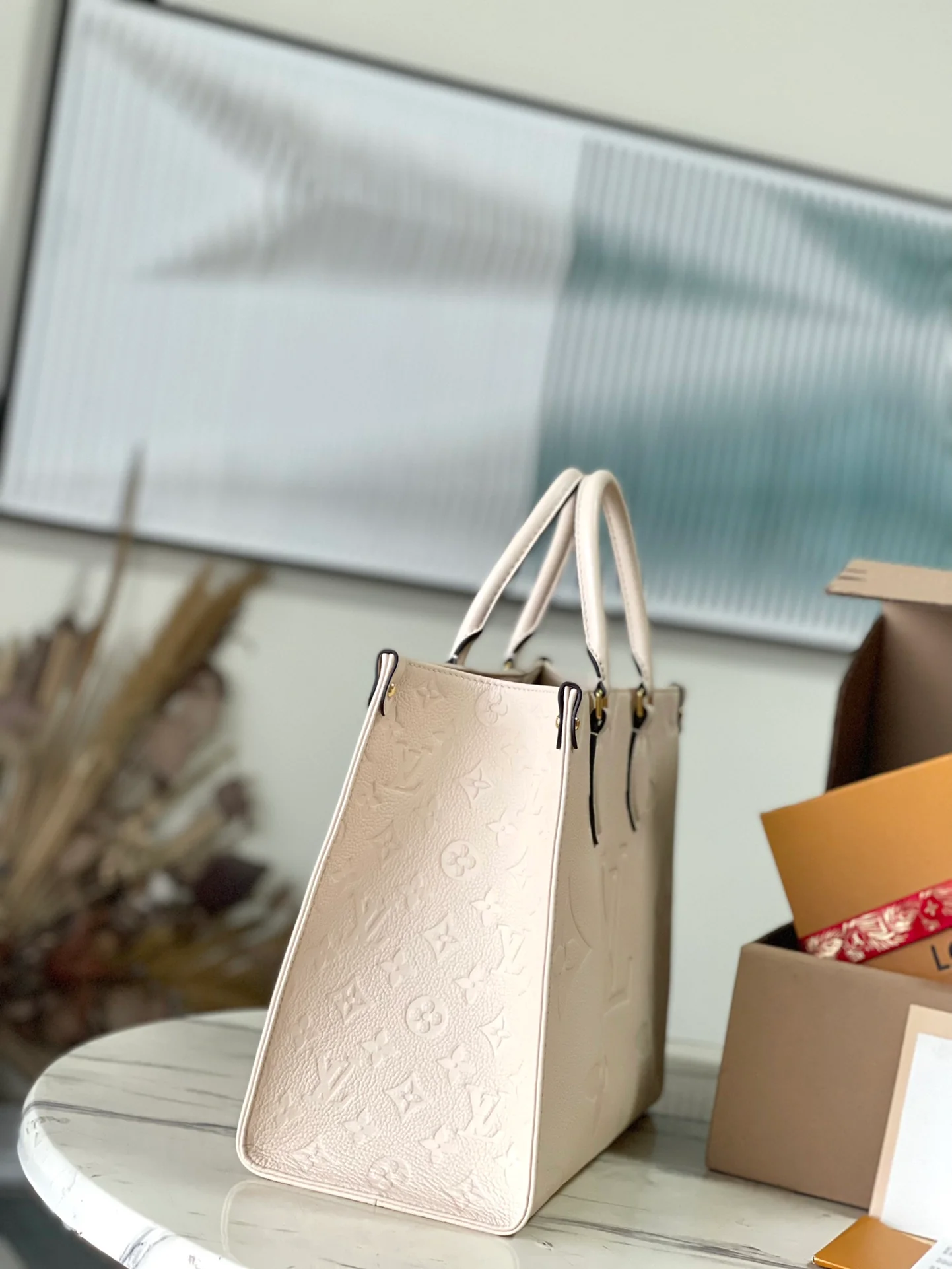 m46531-LV-onthego-mm-off-white