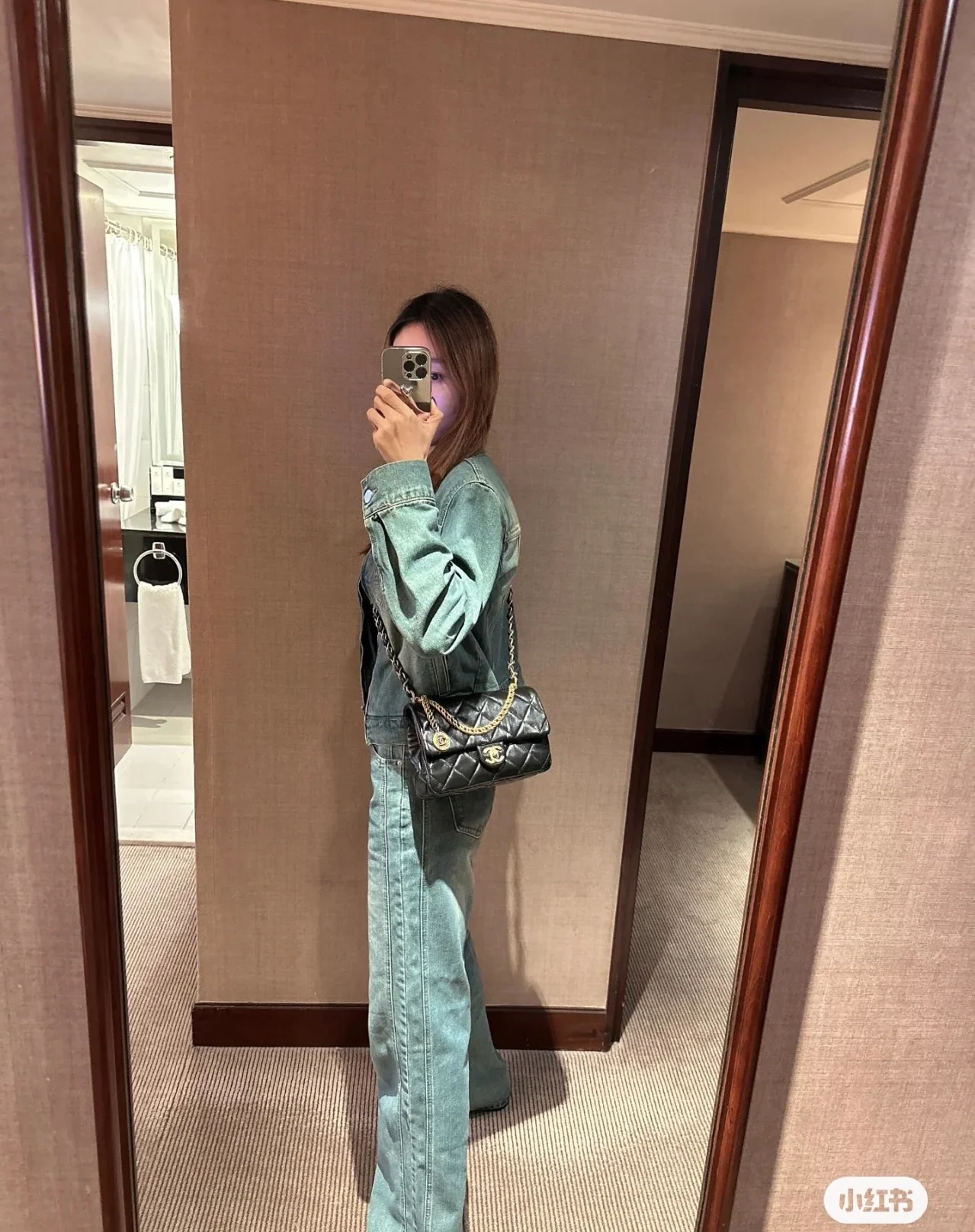 Новинка сезона весна/лето 2023 от Chanel - сумка Gold Coin CF - черная - 1