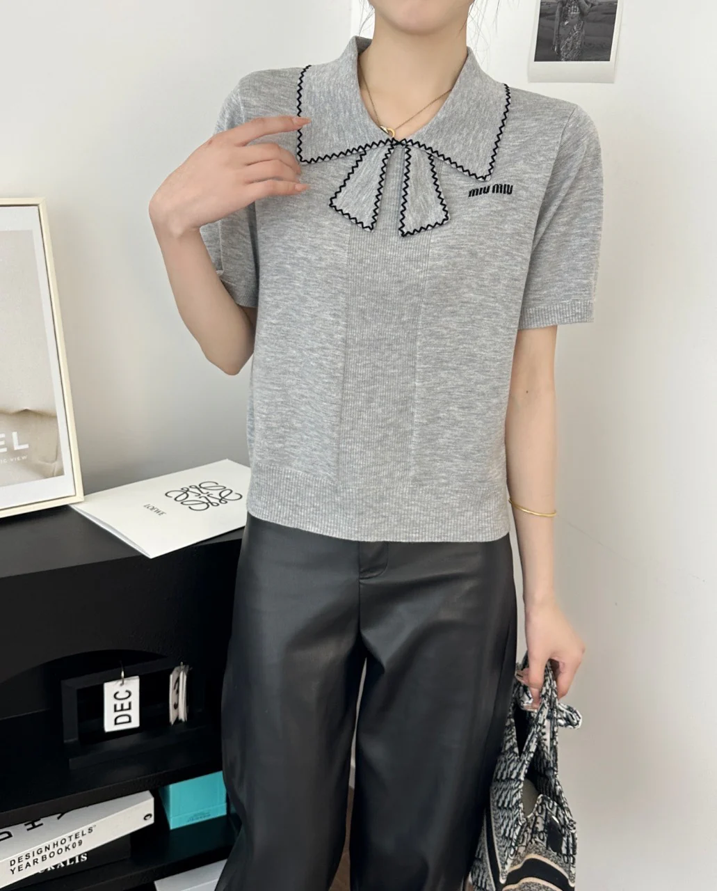 Miu Miu - 2404 - Трикотажная футболка с коротким рукавом и воротником 