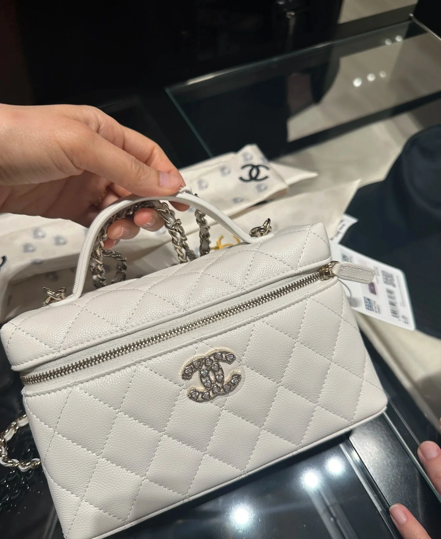 Сумочка Chanel 25p Heart Diamond LP с цепочкой - белая