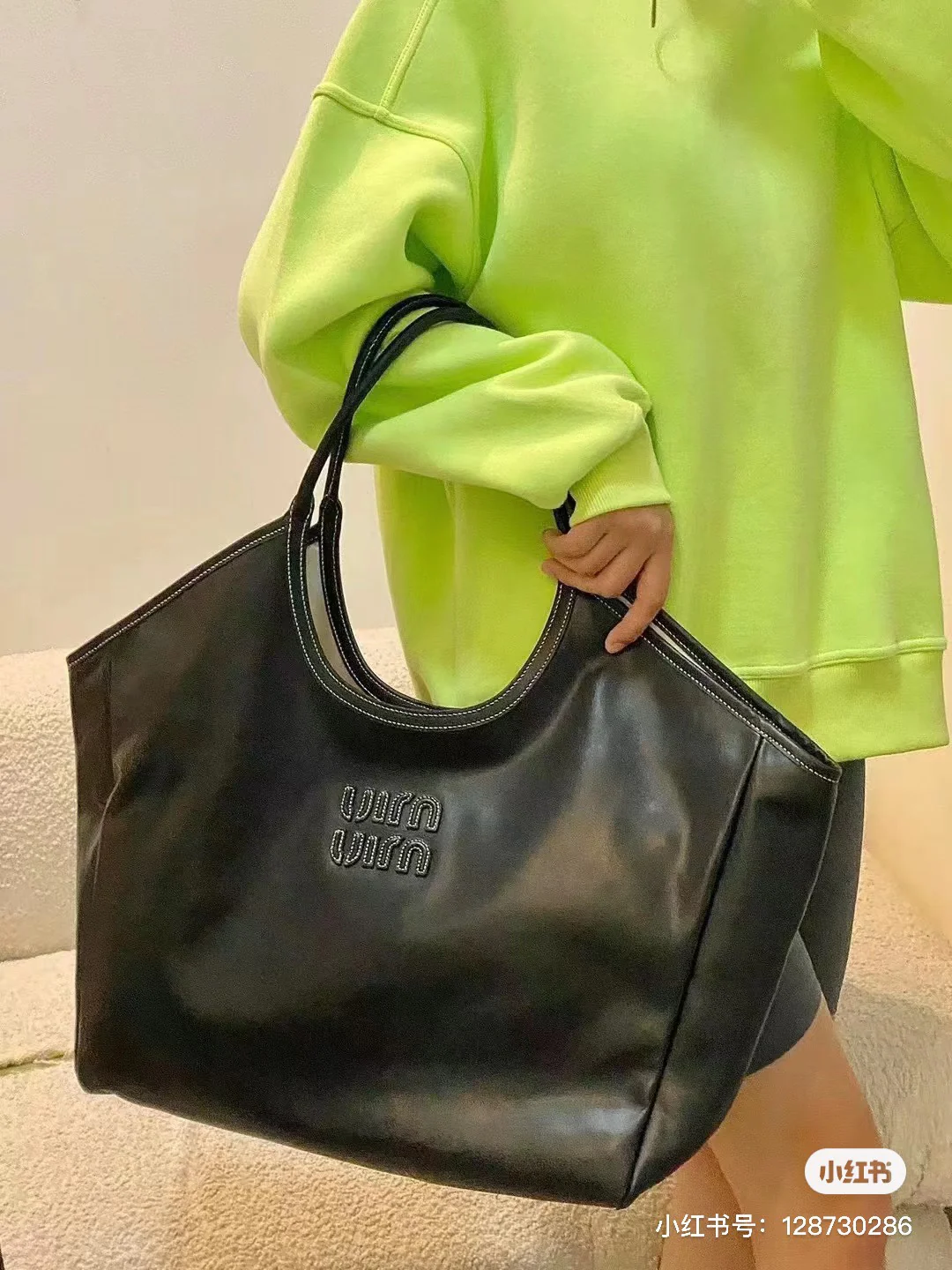 Сумка-тоут Miu Miu Ivy - Большая - Изготовлена ??из натуральной кожи, черная