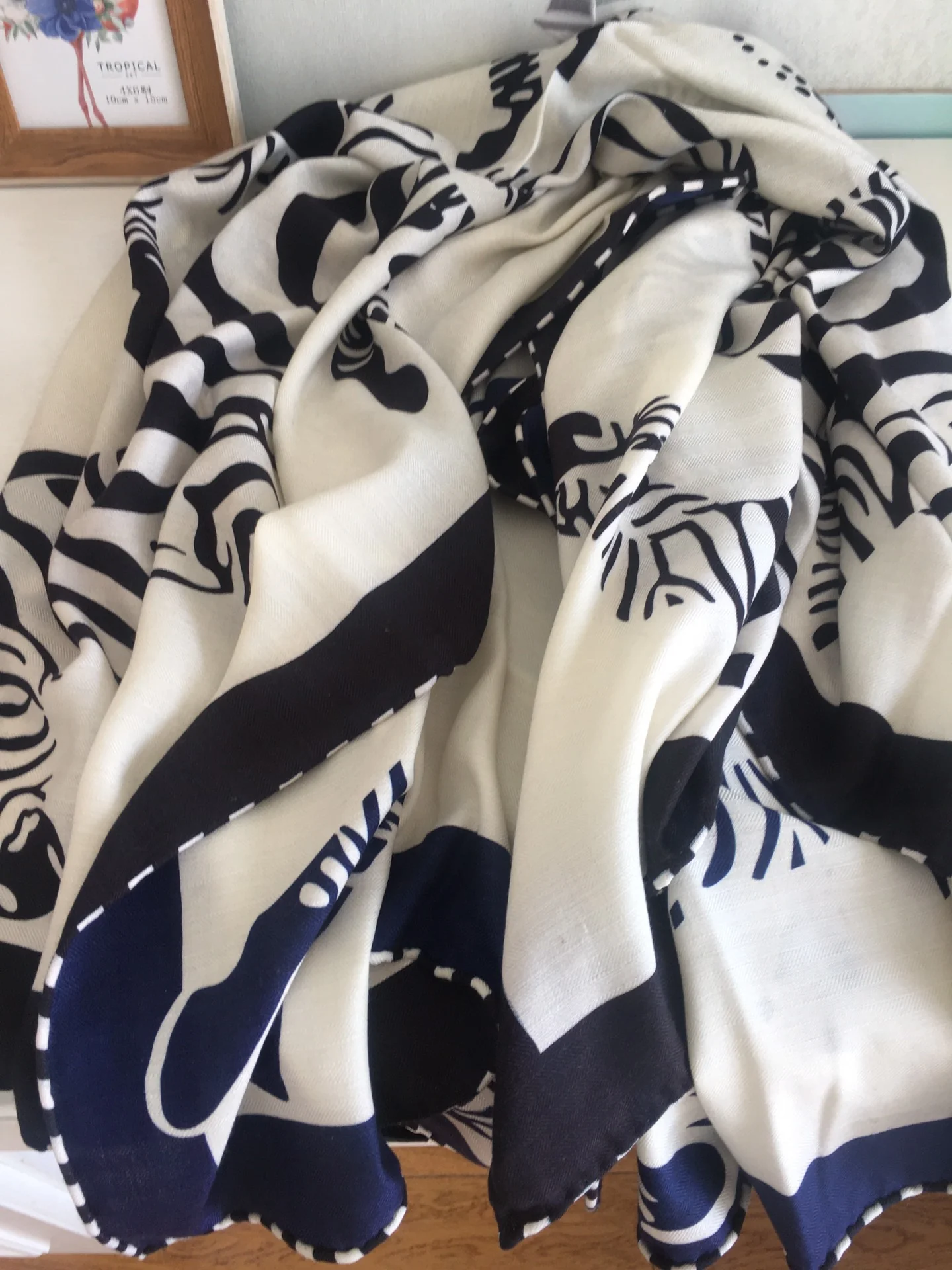 Большой двусторонний шарф Hermes - 136 см - 30 см - Шелк 70 г - Шерсть 10 г