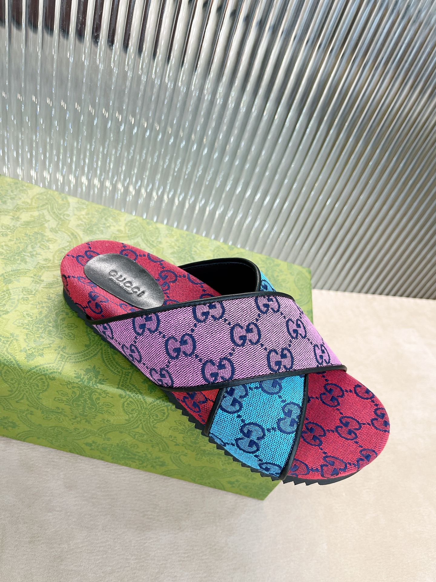 Сандалии Gucci на платформе с перекрестными ремешками - 1