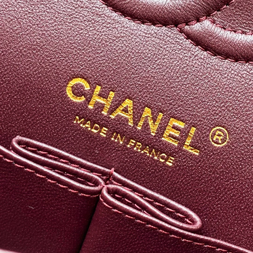 Сумка Chanel CF Medium - 23 см - из черной овечьей кожи с золотой пряжкой - CF23