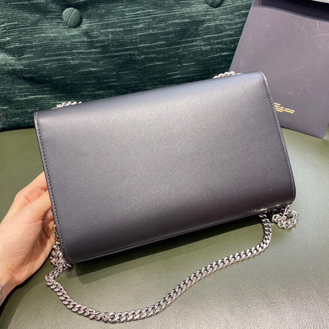 Черная сумка-кроссбоди YSL Kate с цепочкой и серебряной пряжкой