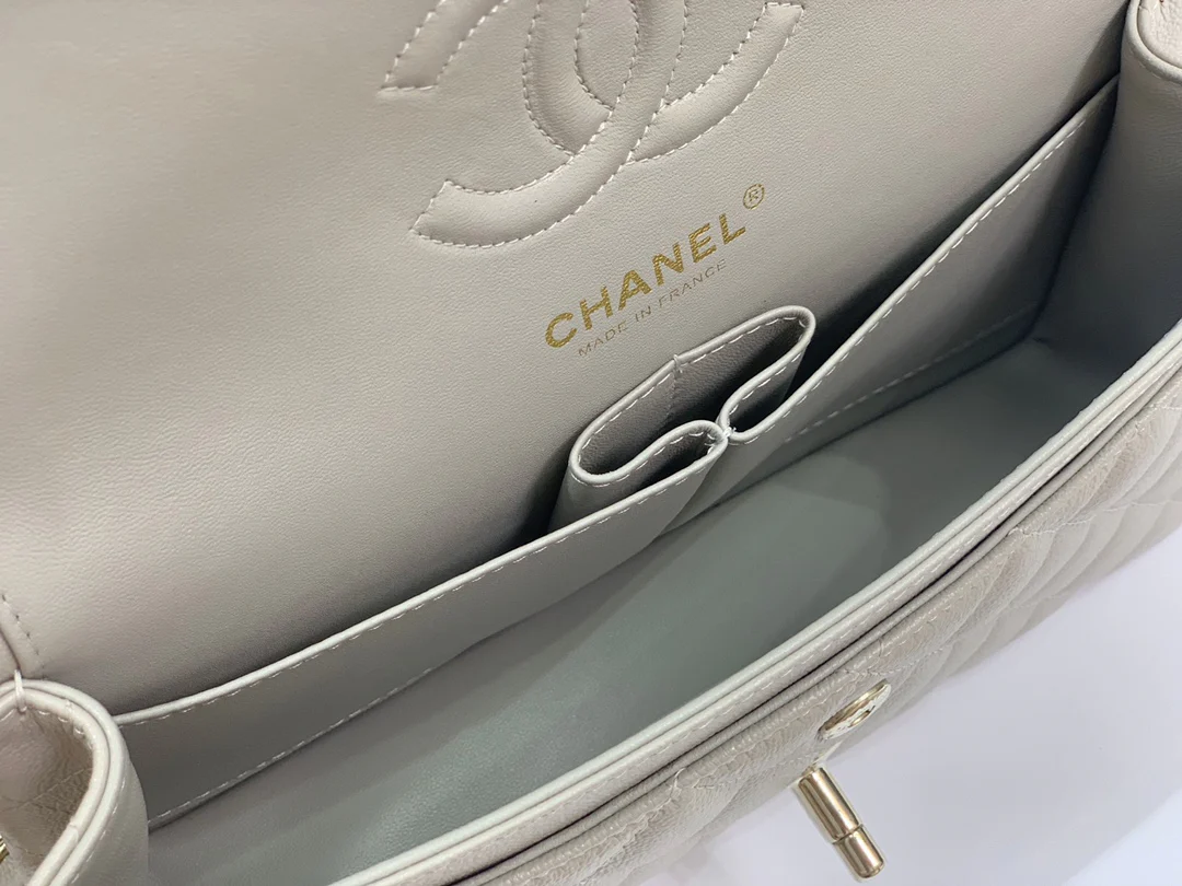 Сумка Chanel Sesame Pattern CF — голубино-серый с золотой фурнитурой — 23 см