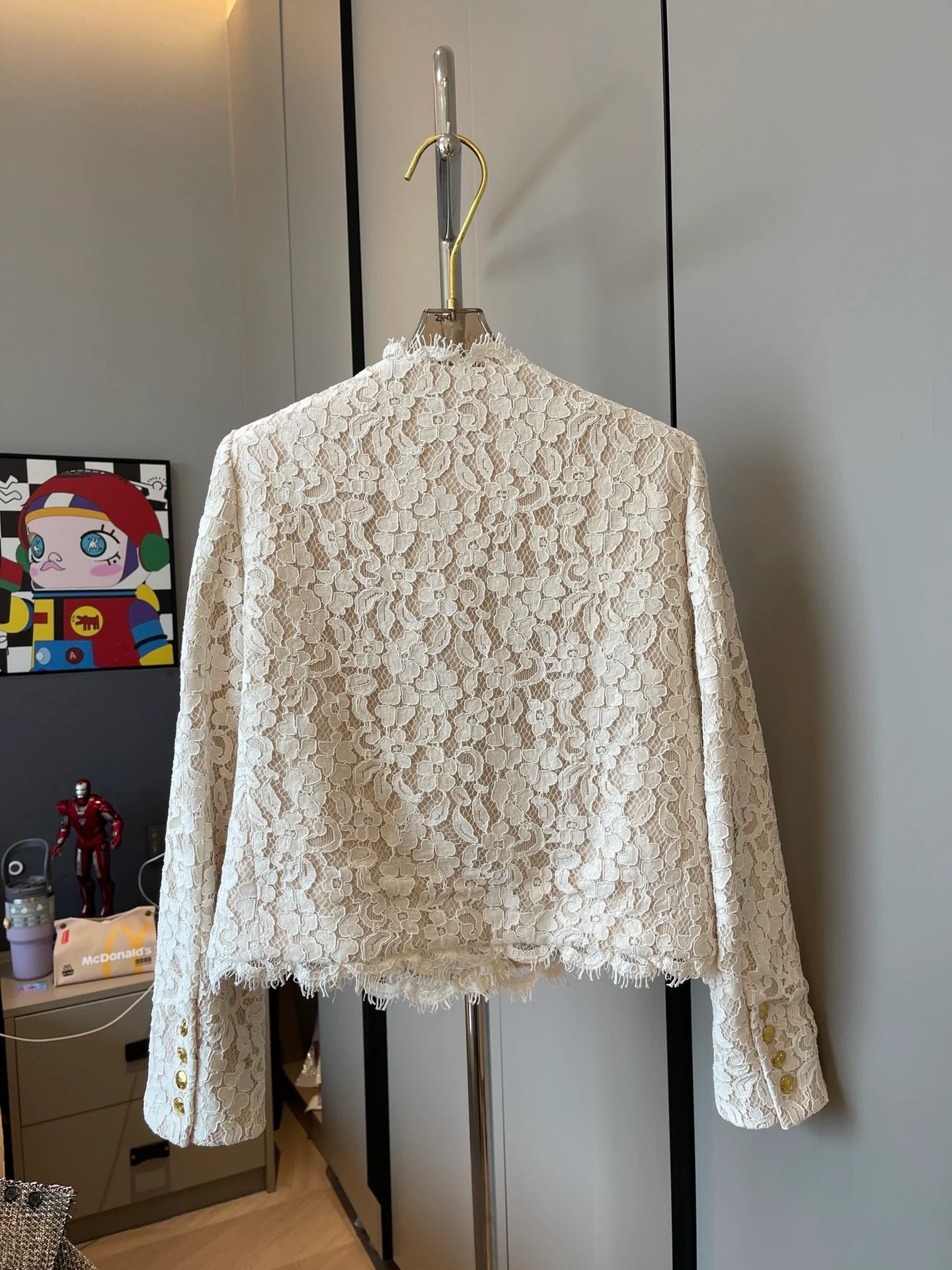 Celine-2403 - Пальто с ажурной кружевной отделкой