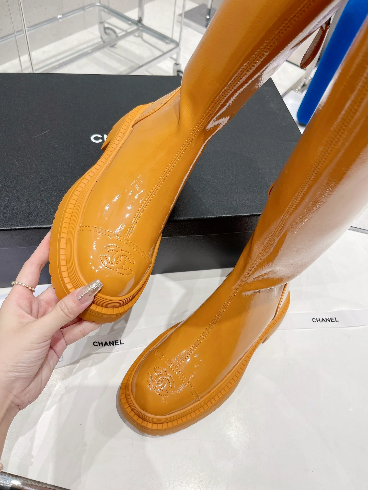 Ботинки Chanel на платформе с эластичным поясом - бежево-желтые