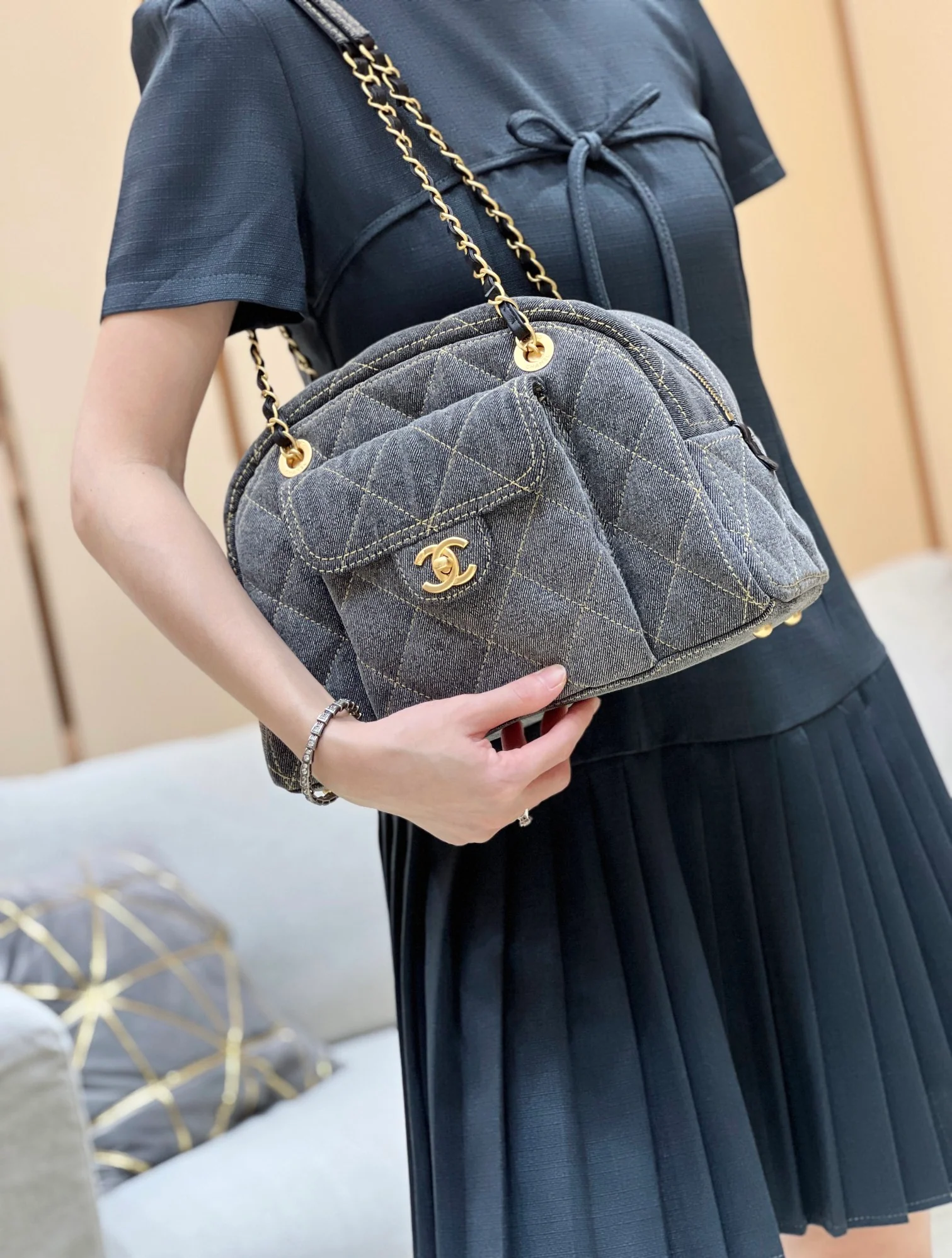 Сумка для боулинга Chanel 24a Cowboy