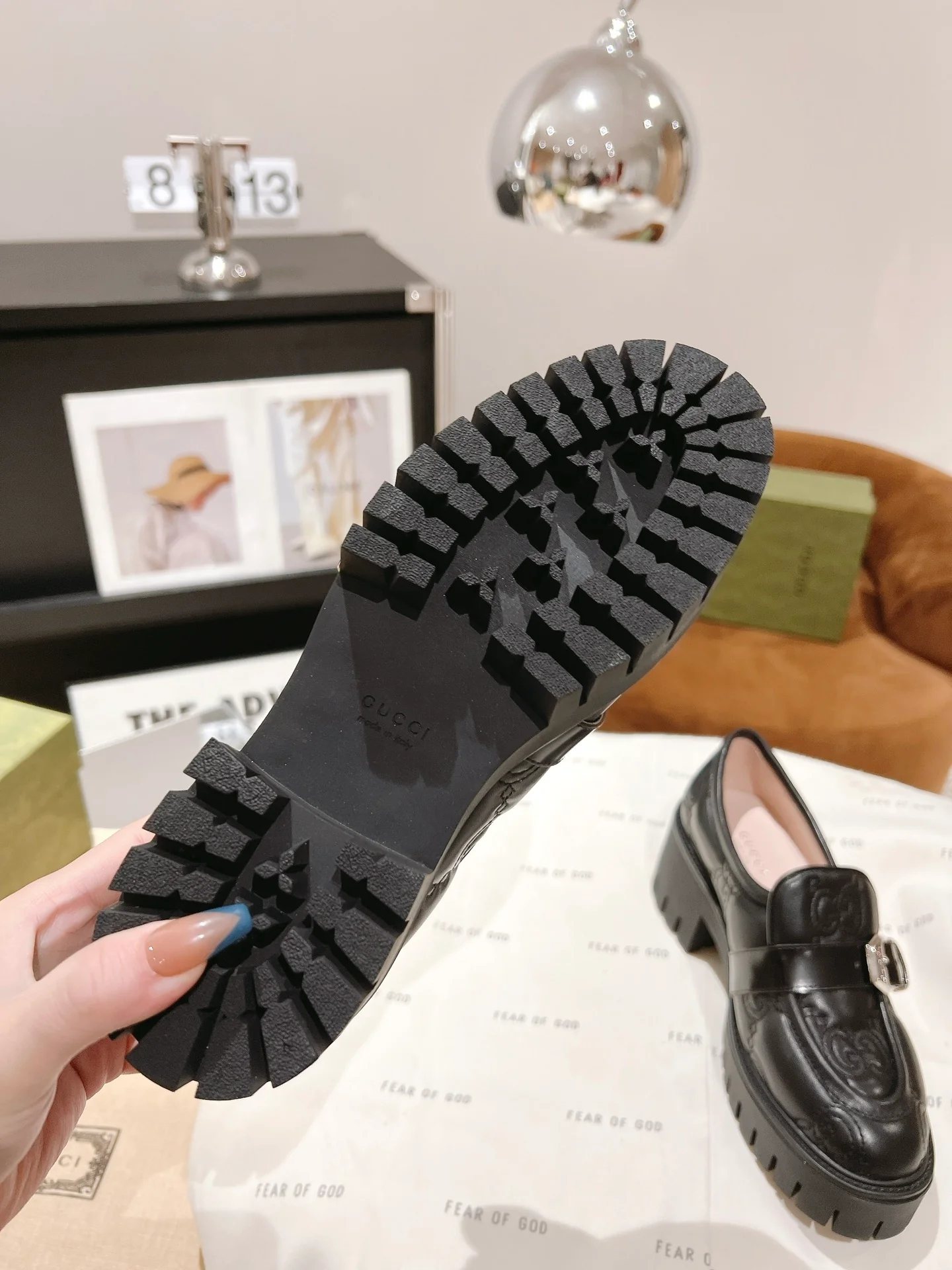 Лоферы Gucci с тиснением