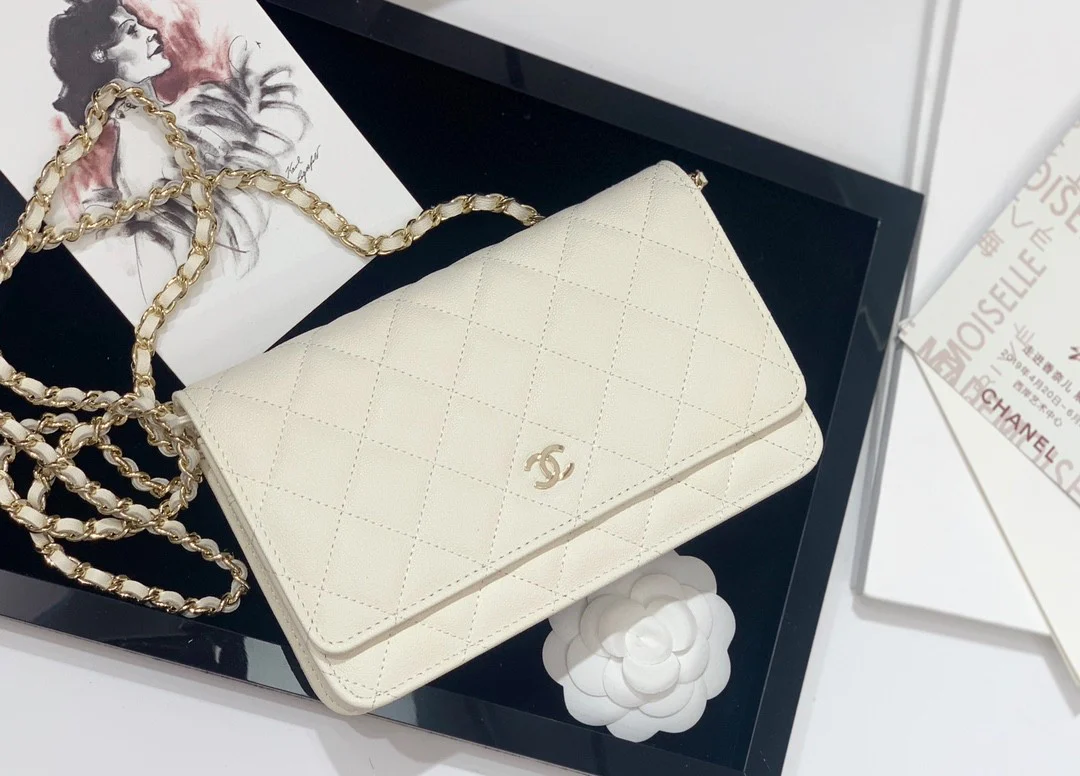 Пряжка Chanel WOC с узором ?Кунжут? из светлого золота - 2 шт.