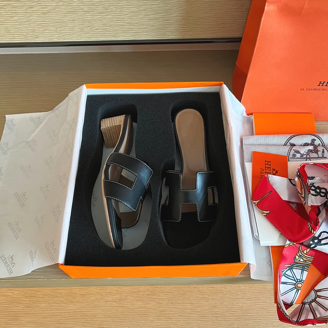 Классические сандалии Hermes на массивном каблуке H - однотонная кожа - черно-коричневые