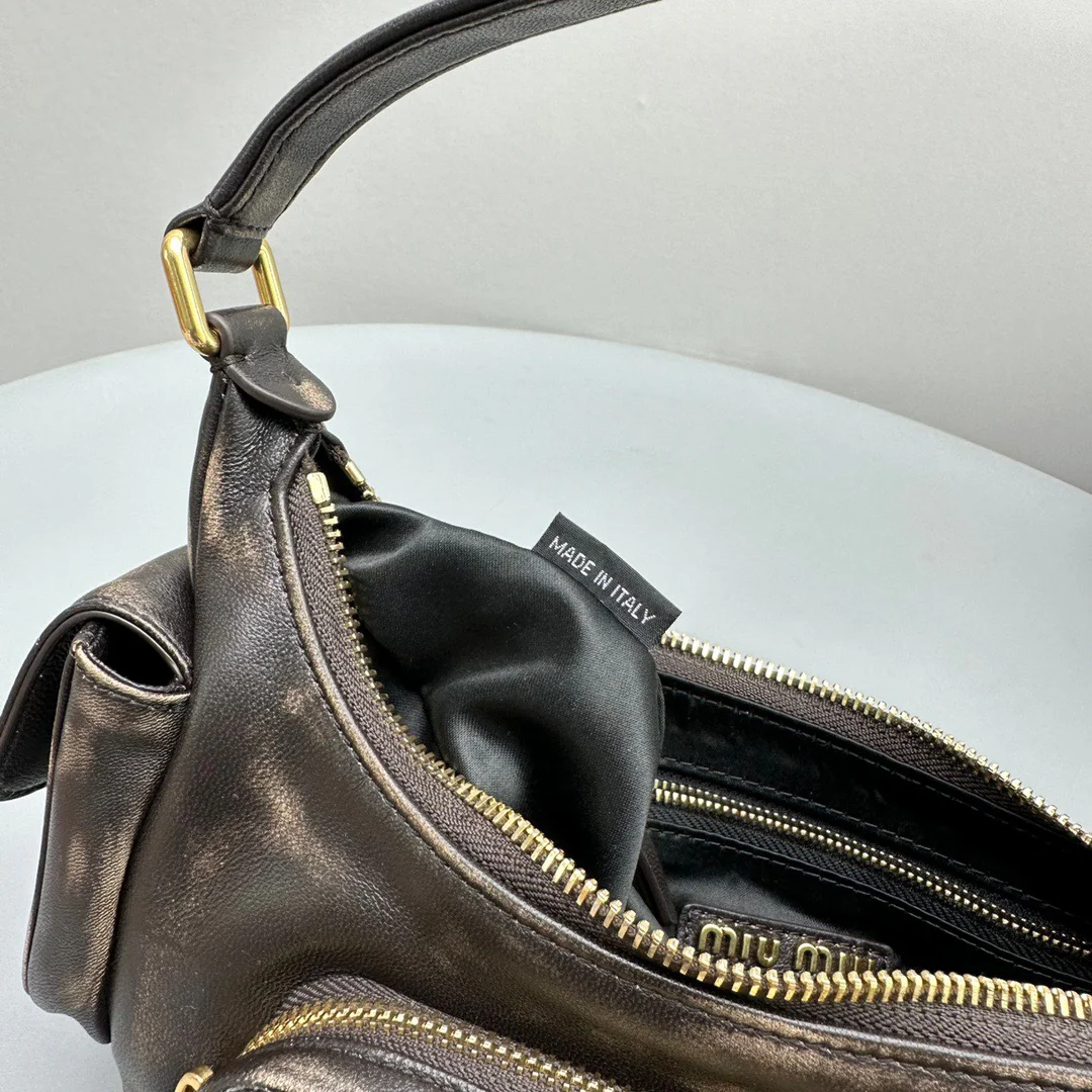 Сумка-карман Miu Miu из кожи наппа — винтажный коричневый