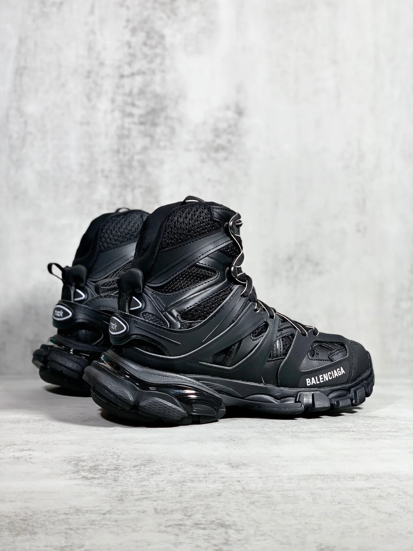 массивные высокие кроссовки Balenciaga