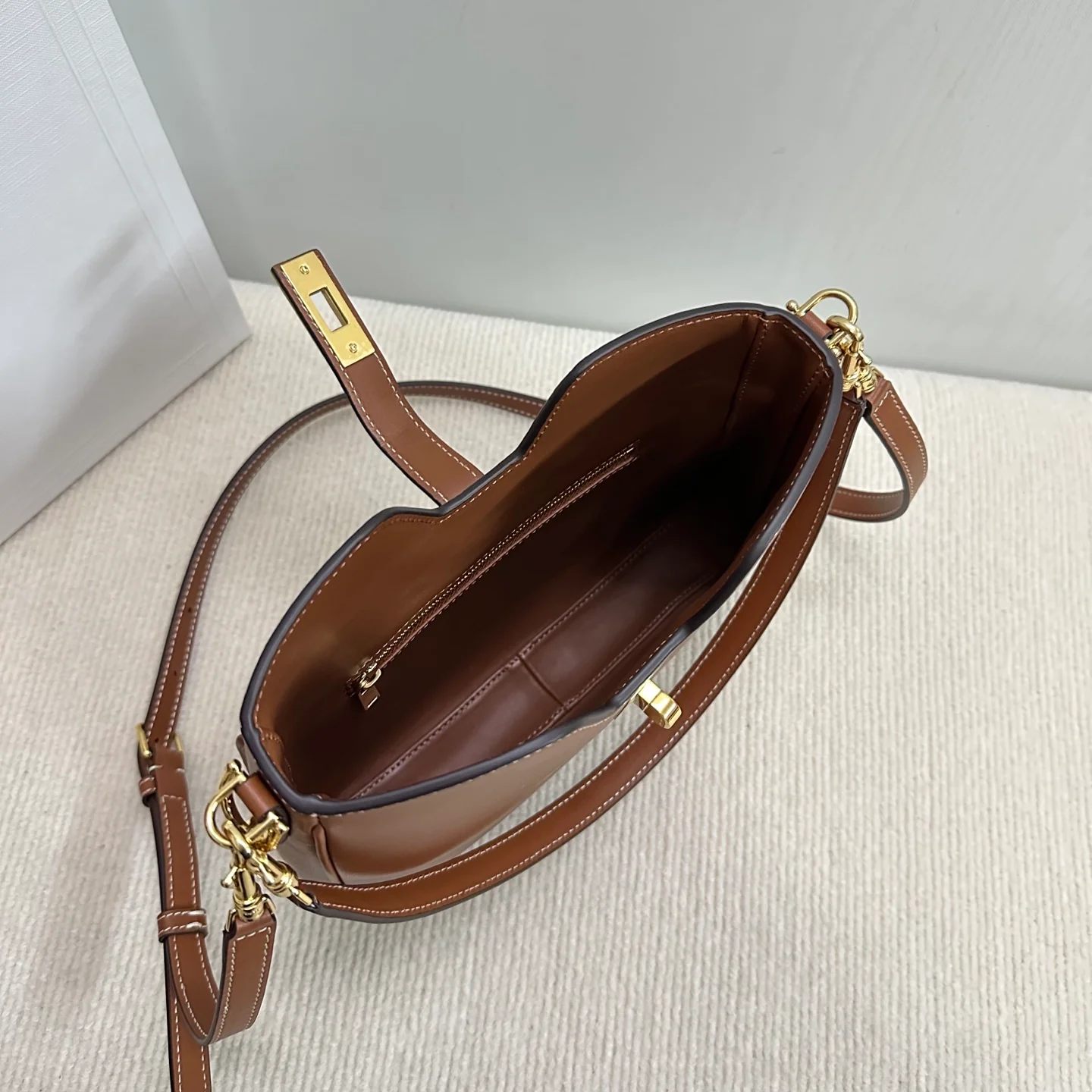 Селин Камиль 16 Мягкий Маленький Коричневый