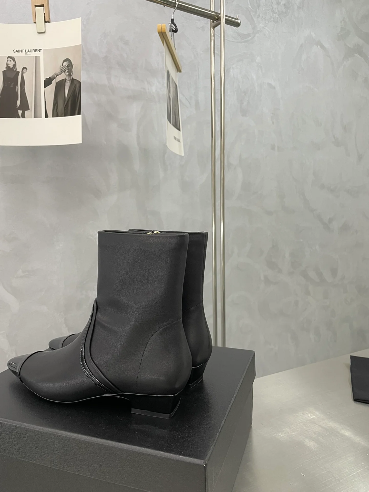 Chanel - Сапоги через плечо