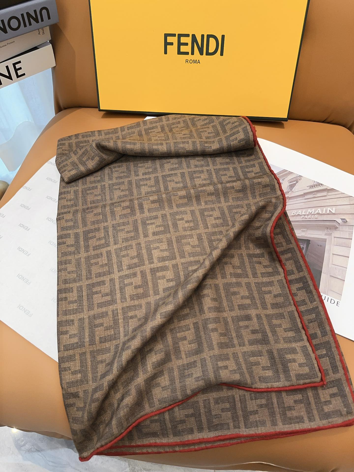 Классический платок Fendi 2024 с монограммой - 140-140