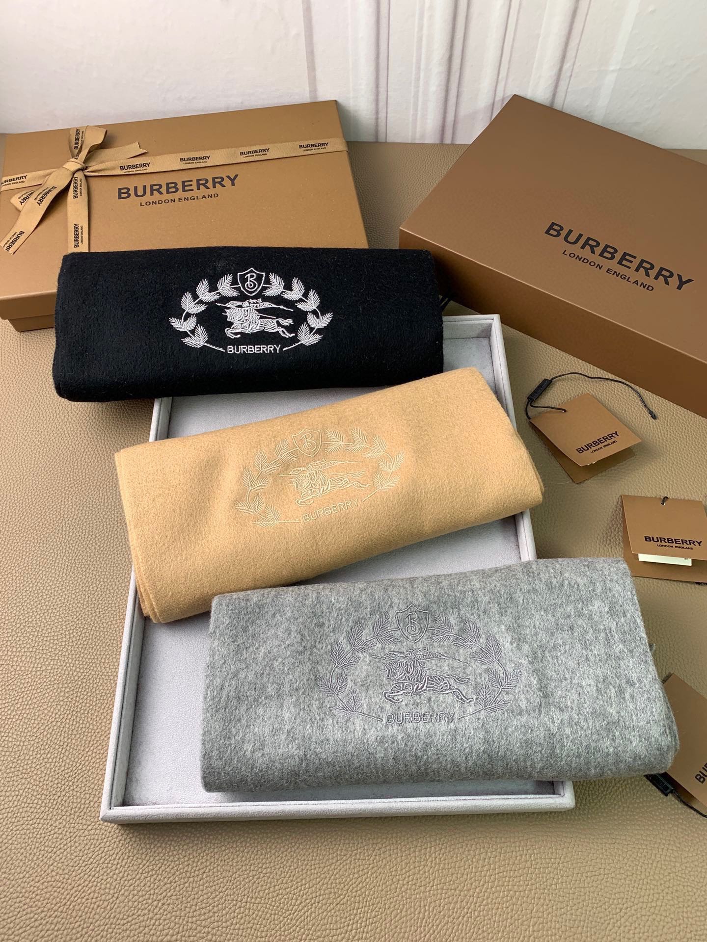 Шарф Burberry из овечьей шерсти с водным узором - абрикосовый