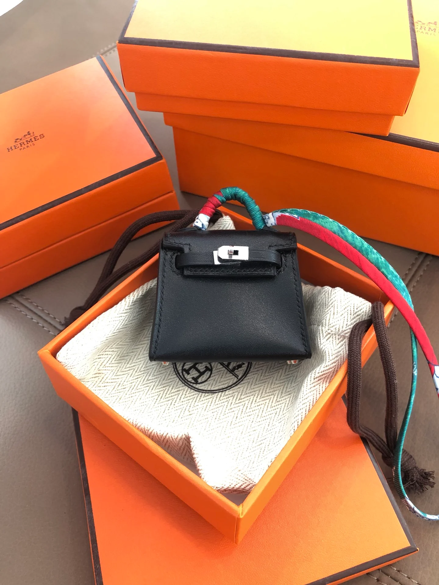 Брелок для сумки Hermes Kelly из таделактовой кожи