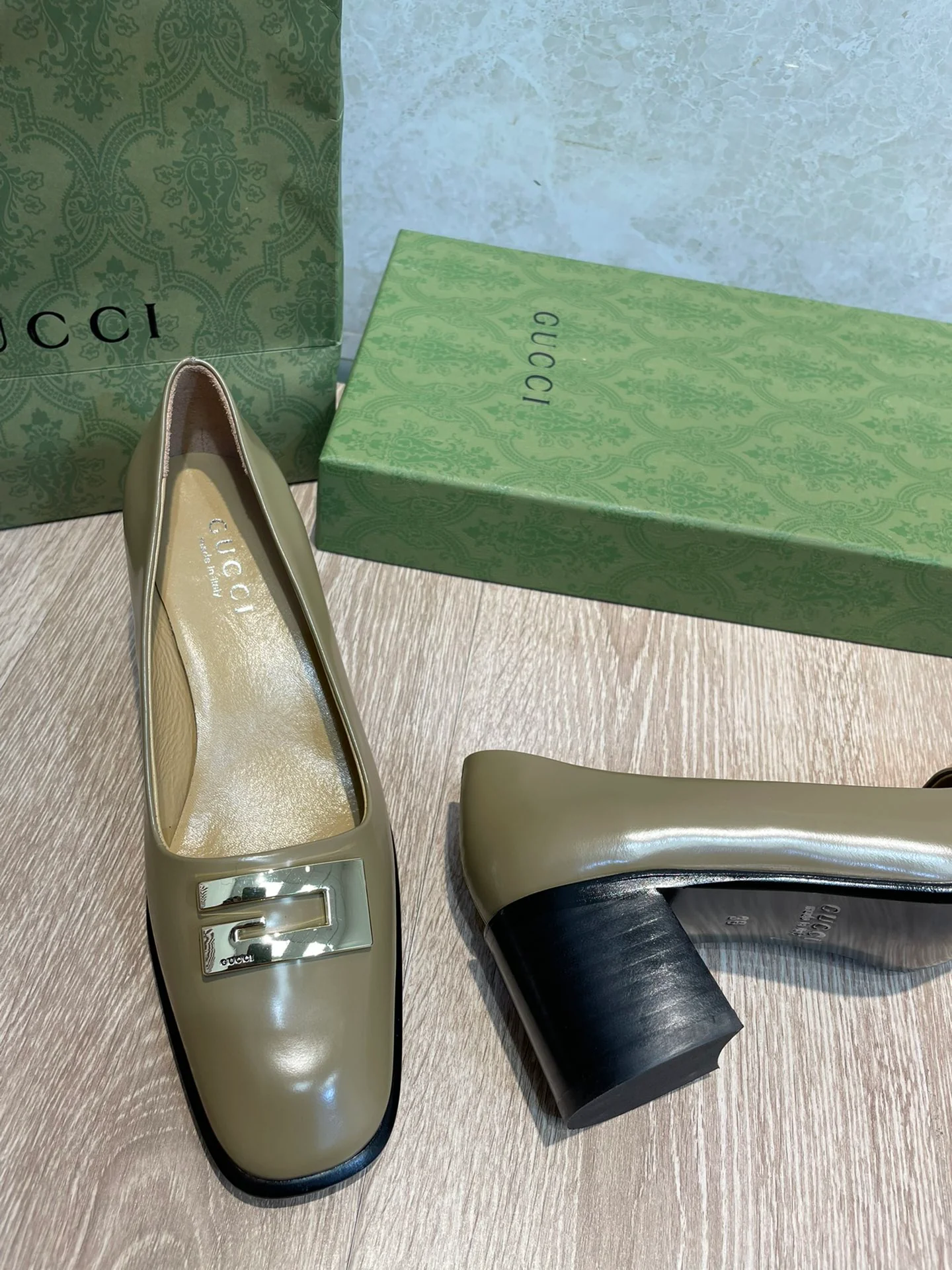 Gucci - 22 Ранняя весна - Ретро - Туфли на низком каблуке