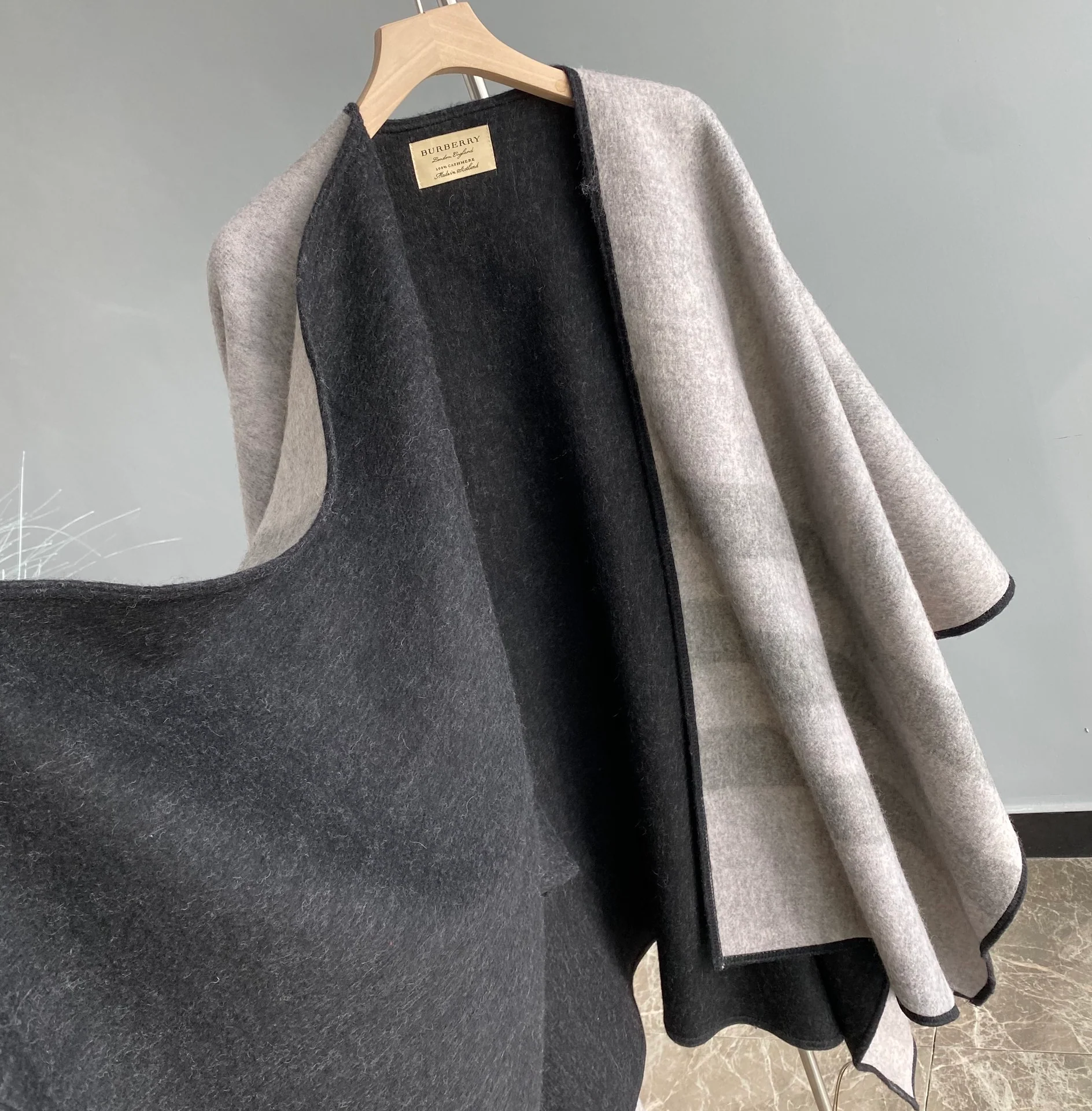 Burberry - Накидка/шаль - 160-180 см - Серый