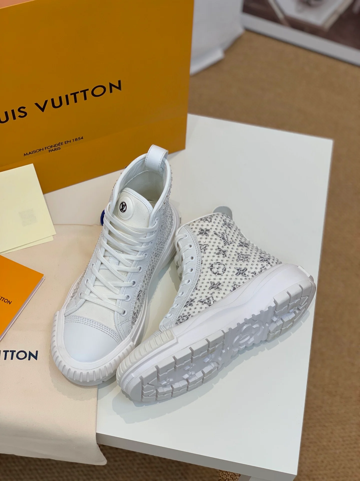 Обувь LV - LV Squad - Верх из сетчатого материала с кристаллами - Высокие повседневные туфли