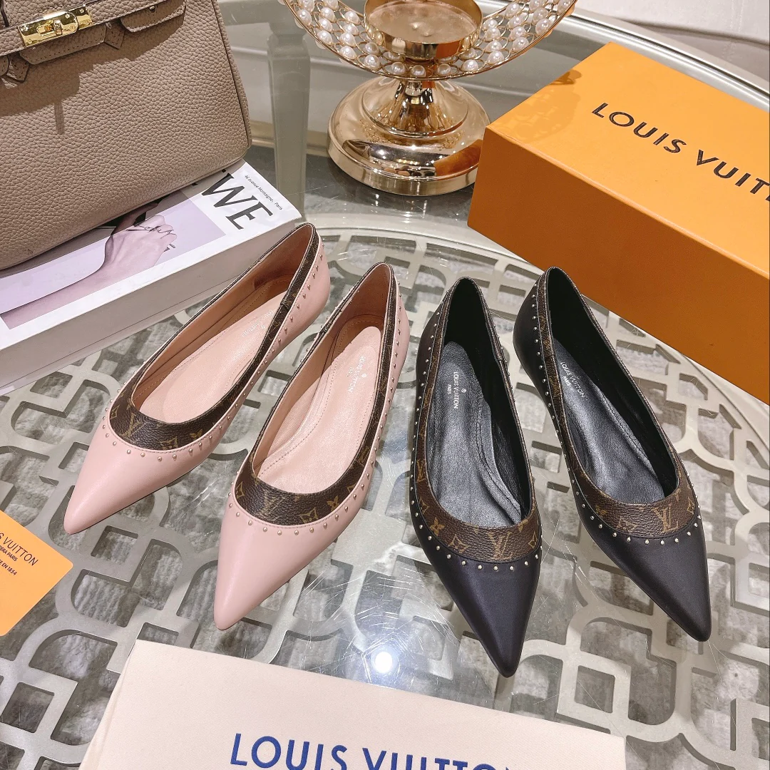 LV - Новинка сезона осень/зима 2022 - Туфли с плоским носком и острым носком