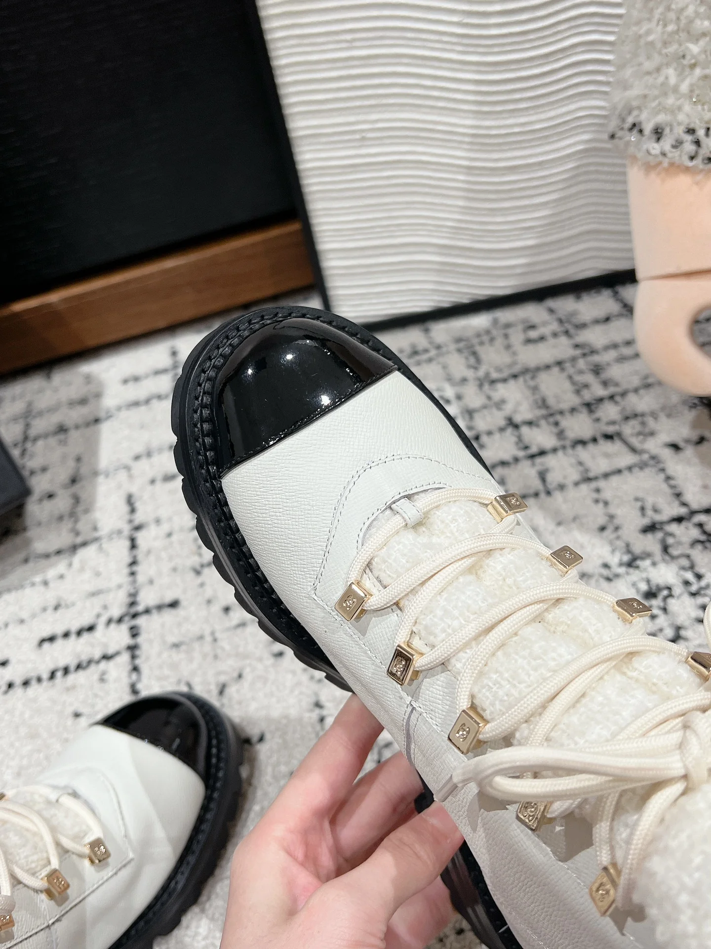 Ботинки Chanel Dr. Martens 2024 — белые