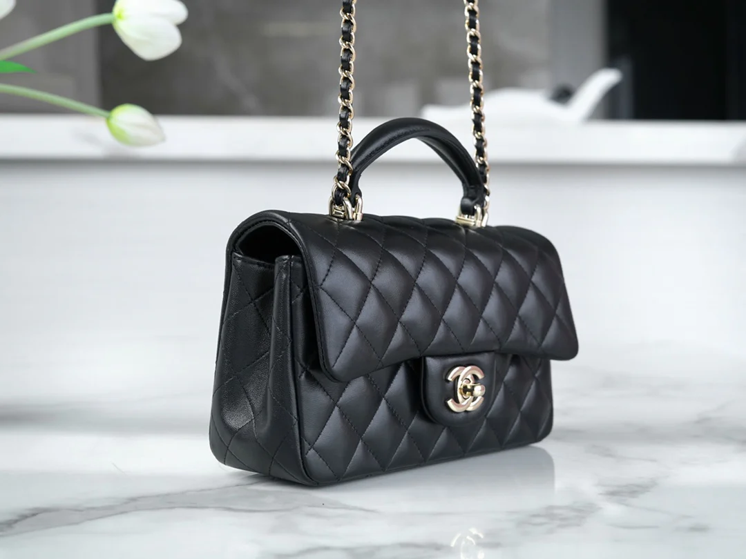 Мини-сумочка Chanel Mini CF, сумка на цепочке через плечо, черная.