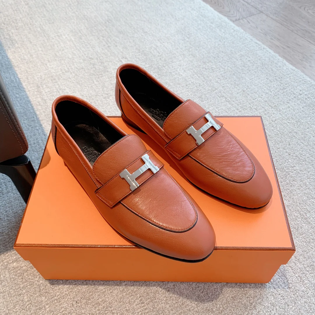 Hermes Весна/Лето 2023: Новый цвет - Кожаные туфли H - Верблюжий