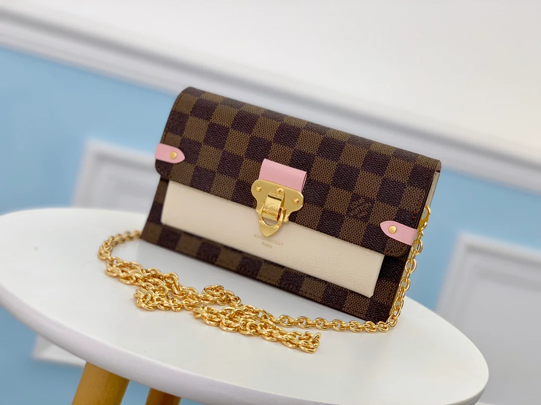 n60237-LV-vavin-Chain Wallet