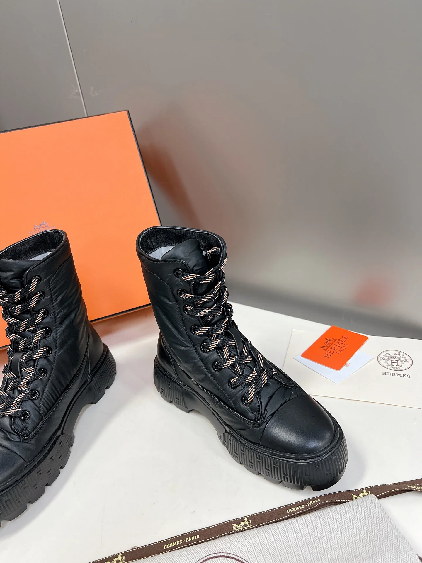 Новинка сезона осень/зима 2022 от Hermes - короткие сапоги и пуховые сапоги - 1