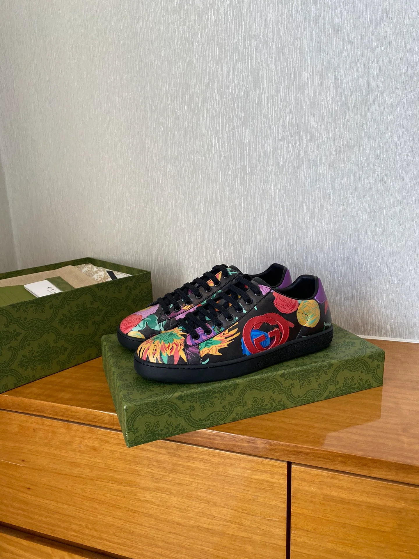 Gucci - Парные кроссовки - Унисекс