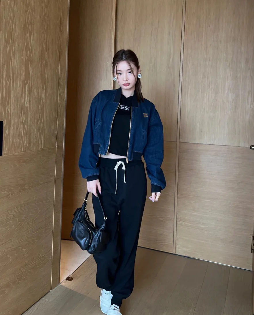 Сумка Miu Miu из кожи наппа с карманами — носите и делитесь с другими.