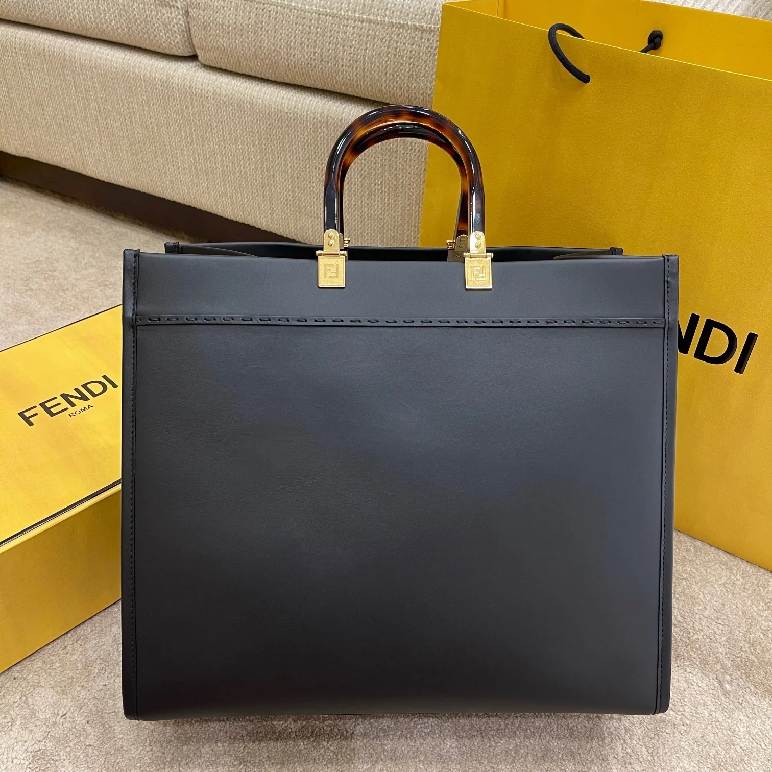 Сумка-тоут Fendi - черная