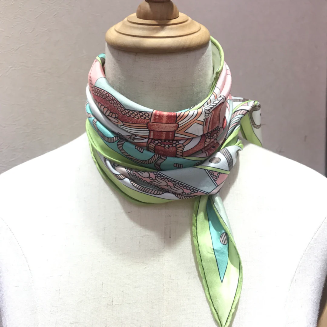 Hermes - Новейший шарф Garden Diamond - 100% - Твиловый шелк - 43-115 см