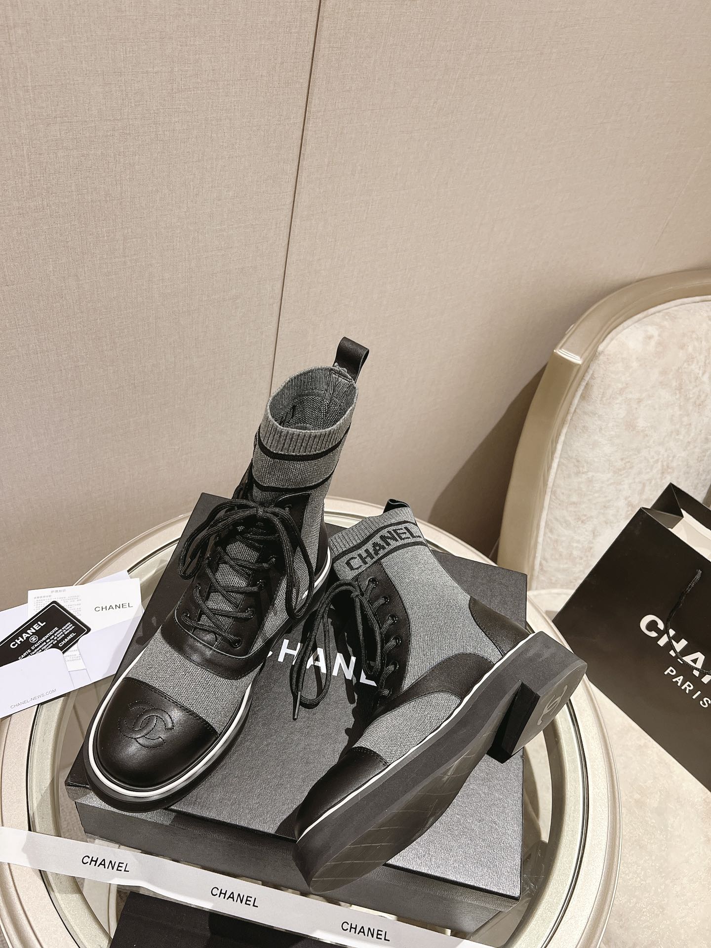 Унисекс лоферы Chanel Paris в стиле подиума, серые.